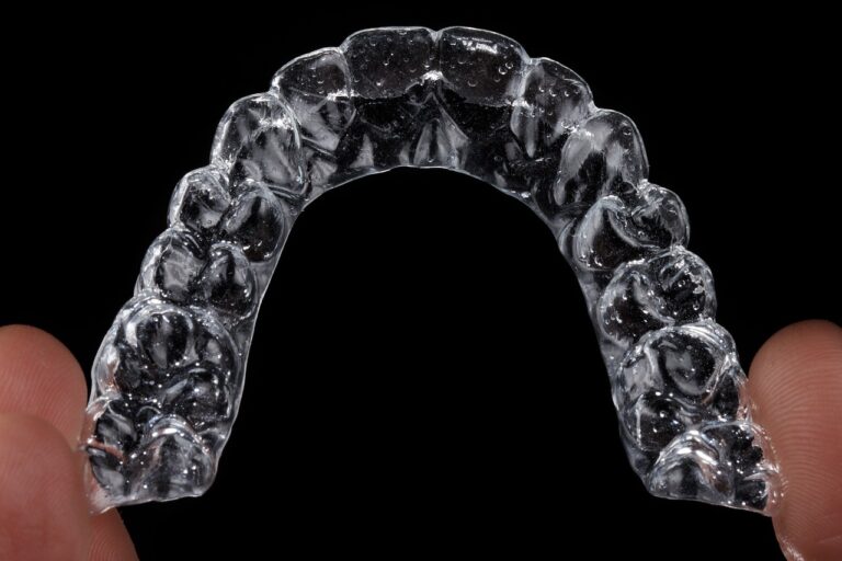 Read more about the article The Differences Between Braces and Invisalign in Dubai